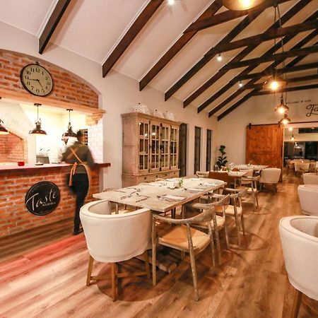 Otjiwa Safari Lodge Otjiwarongo Εξωτερικό φωτογραφία