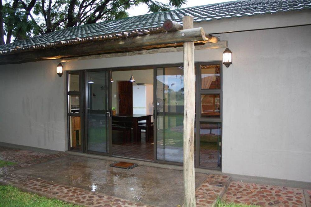 Otjiwa Safari Lodge Otjiwarongo Εξωτερικό φωτογραφία