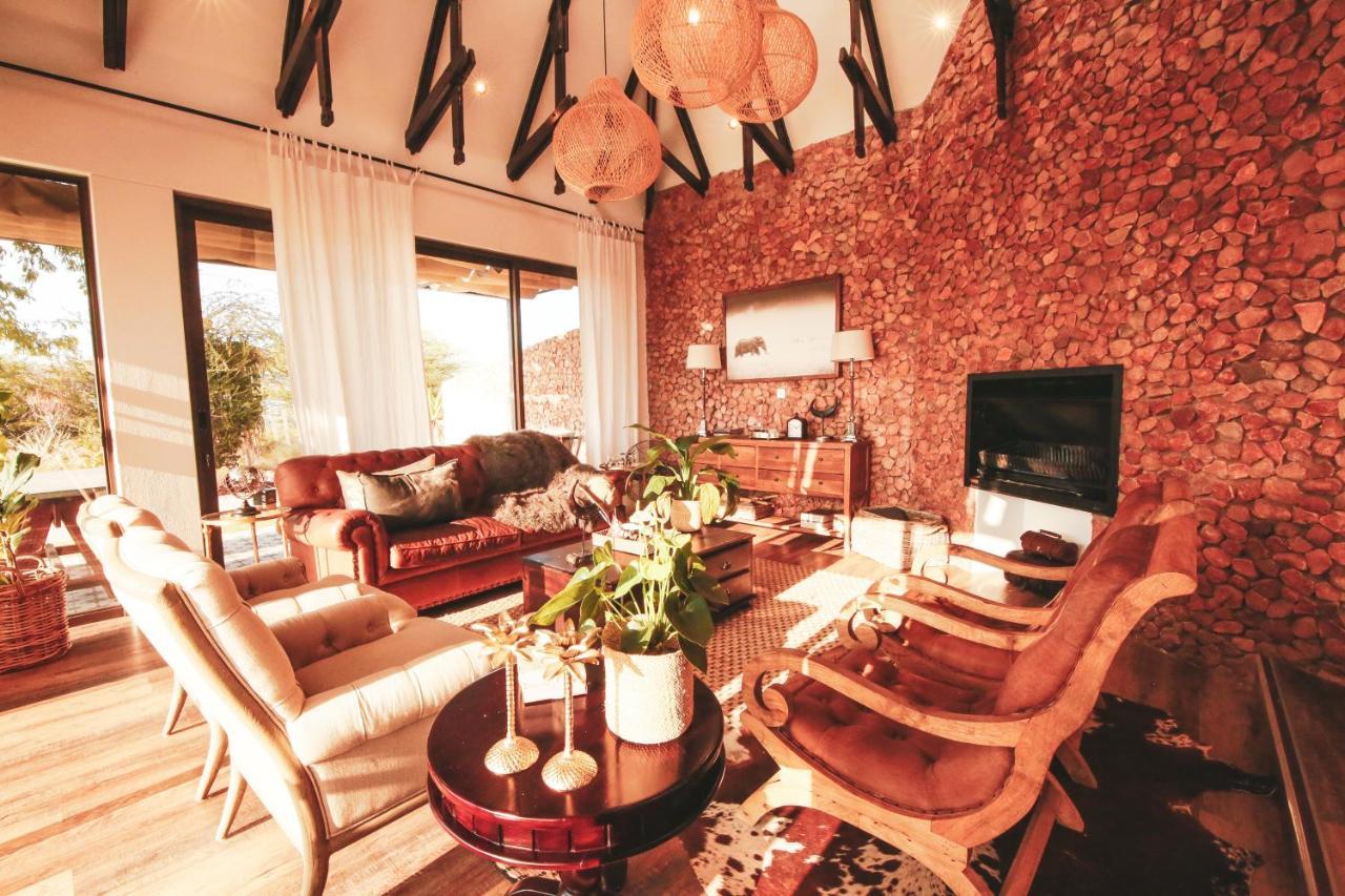Otjiwa Safari Lodge Otjiwarongo Εξωτερικό φωτογραφία