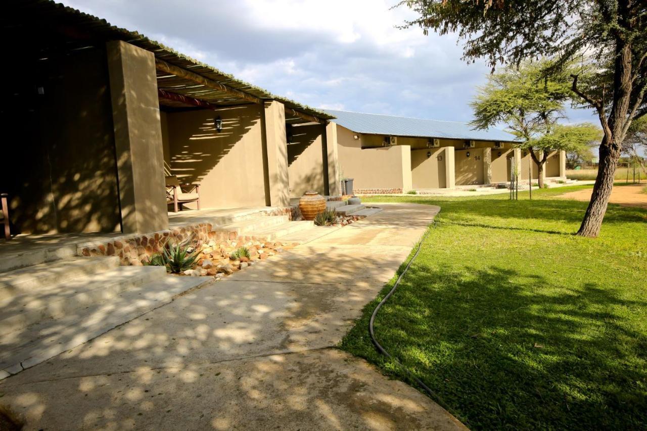 Otjiwa Safari Lodge Otjiwarongo Εξωτερικό φωτογραφία